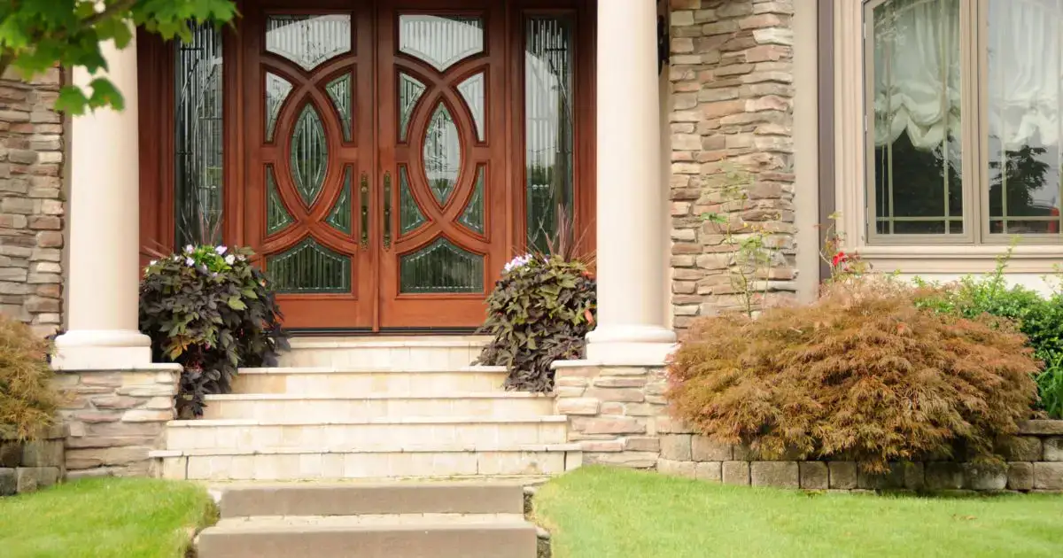 Stone Step Front yard