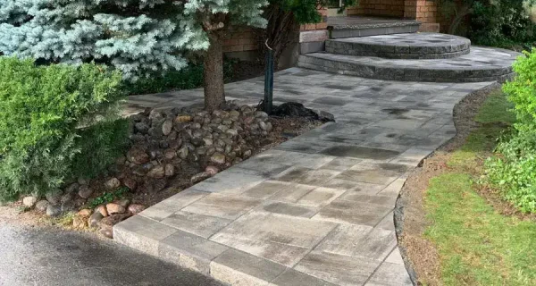 Toronto interlocking contractor steps