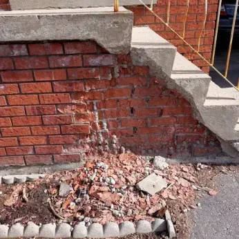 spalling bricks before