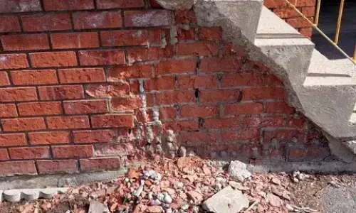 spalling bricks before